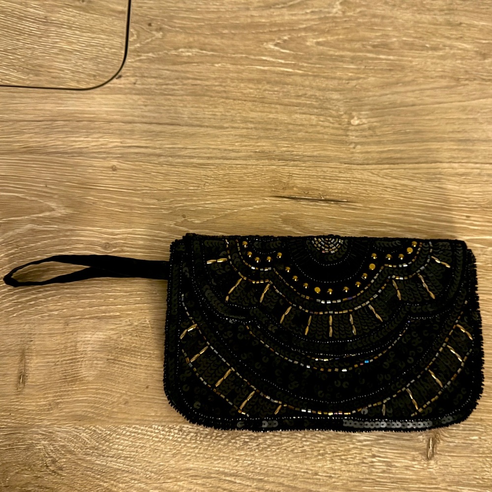 Beautiful beaded wristlet clutch